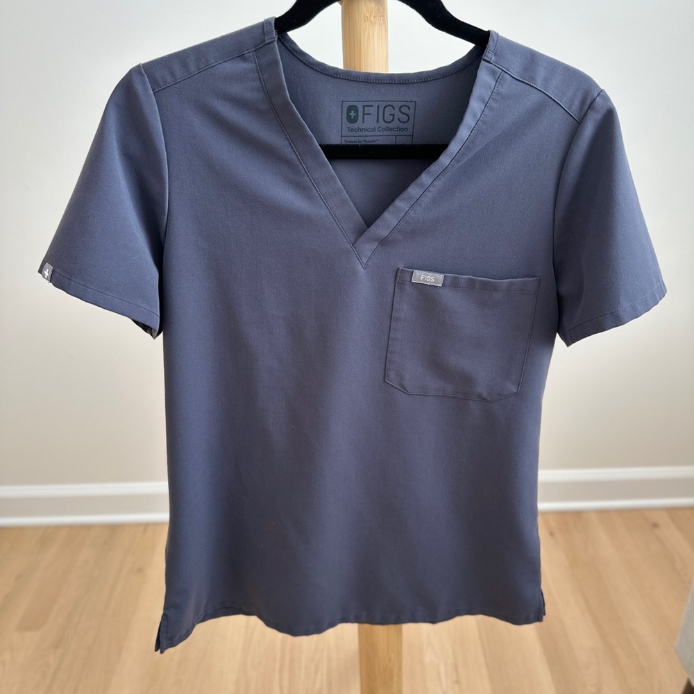 FIGS Catarina One-Pocket Scrub Top